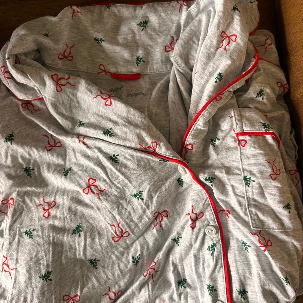 aerie christmas long sleeve and pant pajama set